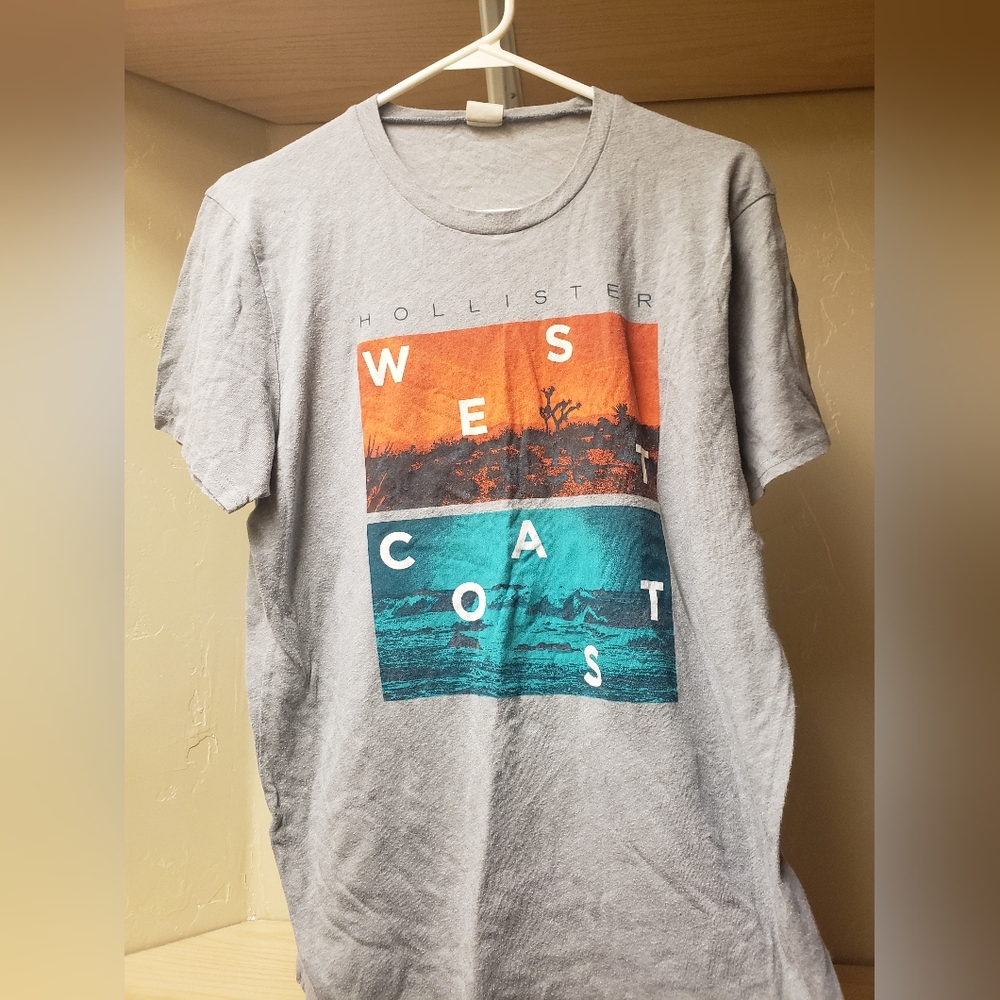 Hollister Graphic Tee- West coast